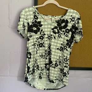 Brand: White House Black market
Size: Small
NWOT: